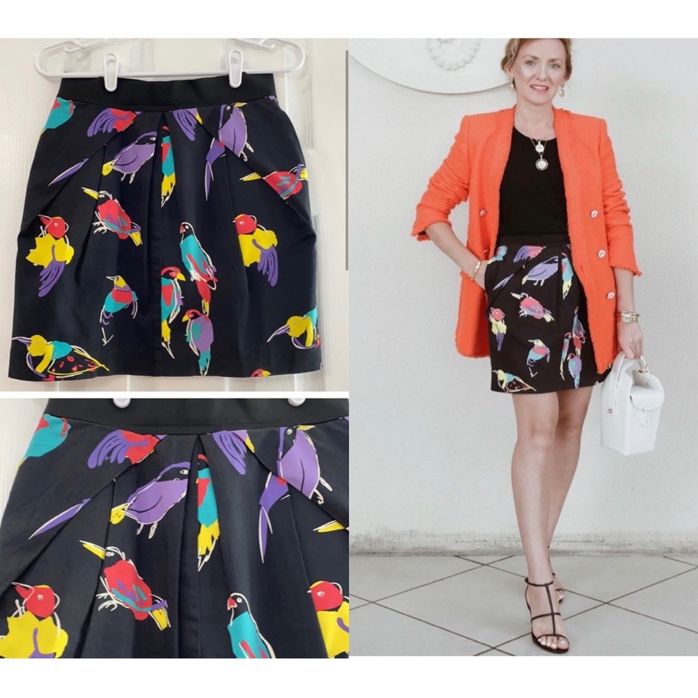 Mini balloon skirt with parrots. Size XS